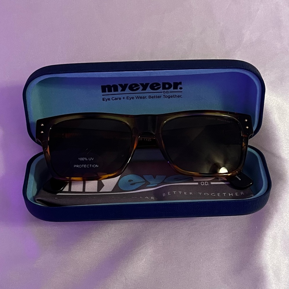 Tortoise Rectangular Sunglasses - image 3